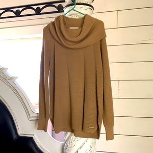 Michael Kors sweater never worn in amazing condition!